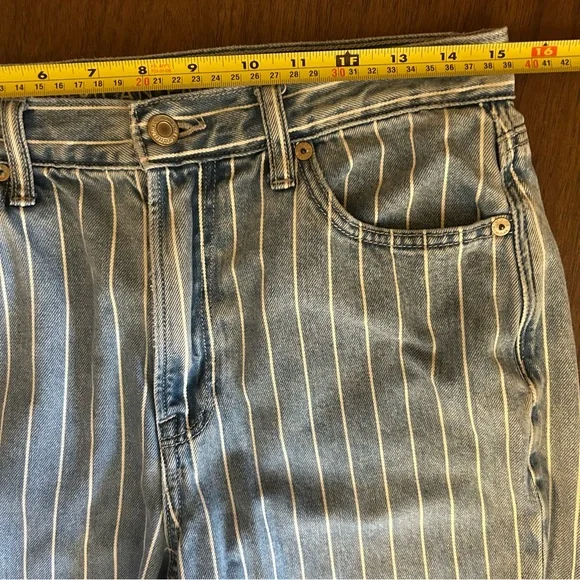 American Eagle Jeans Womens Size 8 Striped Mom Jean Medium Wash Denim High Rise - Picture 11 of 14